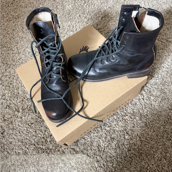 Freebird Black Leather Lace-Up Women’s Boots Worn Great Condition 🔥 - Picture 4 of 6